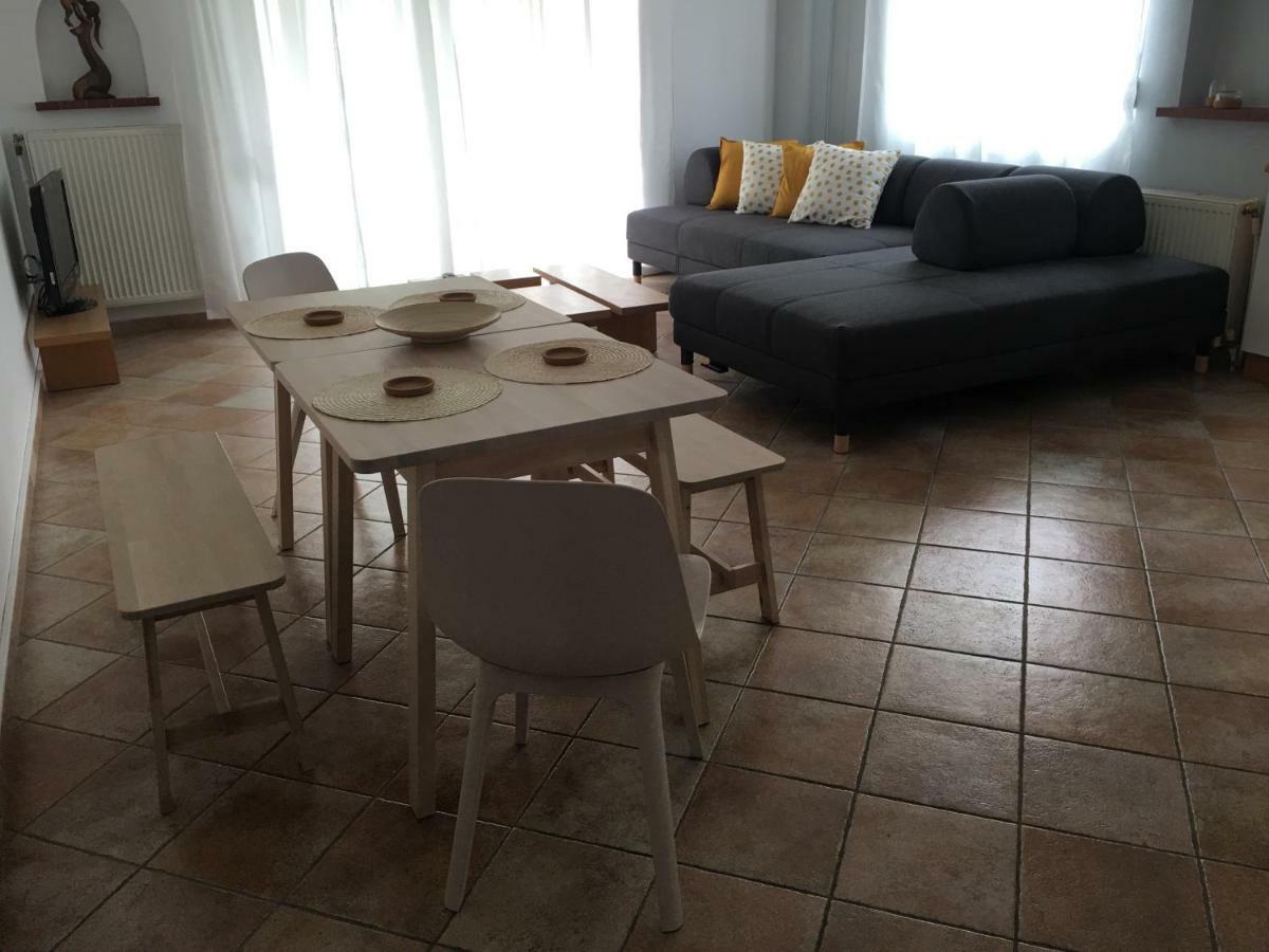 Close To Waterfront Apartment